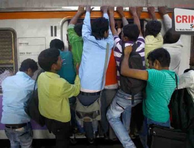 crowded-indian-train-cvc