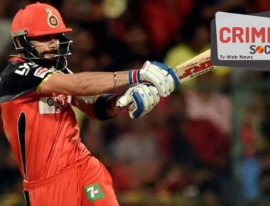 RPT---Bengaluru :  Virat Kohli of Royal Challengers Bangalore  plays a shot against Delhi Daredevils during Indian Premier League (IPL) 2016 T20 match in Bengaluru on Sunday. PTI Photo by Shailendra Bhojak(PTI4_17_2016_000217b)