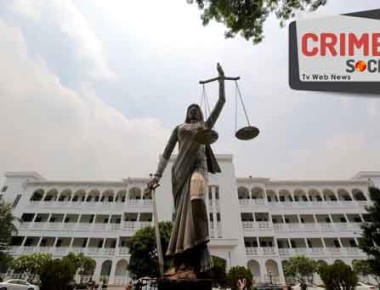 The statue of Lady Justice stands after it was reinstalled near the Supreme Court complex in Dhaka, Bangladesh, Sunday, May 28, 2017. Authorities in Bangladesh reinstalled a Lady Justice statue near the country's Supreme Court, two days after its removal following complaints by Islamist hard-liners. Sculptor Mrinal Haque said Sunday workers put the statue back in place a few hundred meters (yards) from its original location. (AP Photo/A.M. Ahad)