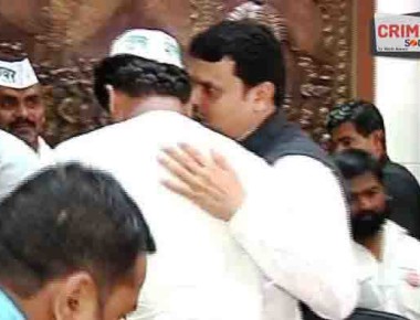 jayaji-Surwanshi-cm-Devendra-Fadnavis-58`10x395