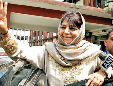 32756xc9061-mehbooba-mufti-pti-1