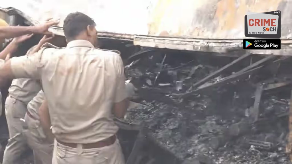 दिल्ली-मुंबई एक्सप्रेसवे पर बड़ा हादसा, दौसा में स्लीपर बस और ट्रेलर की टक्कर में 8 लोगों की मौत